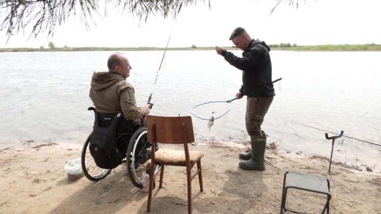 Риболовля як реабілітація: для військовиків влаштували спортивний турнір