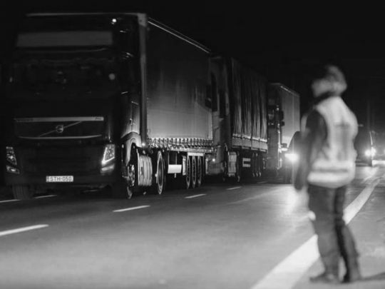 35-річний український водій помер в черзі вантажівок на кордоні