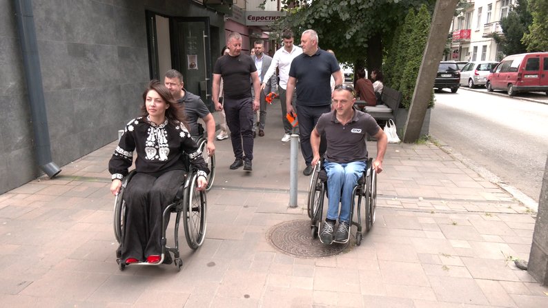 Безбар’єрний маршрут у Рівному: початок зроблено