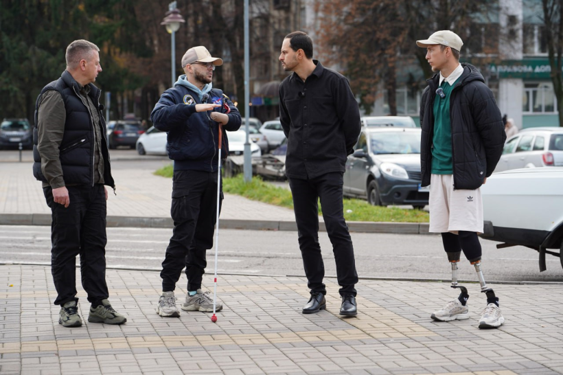 Безбар’єрний маршрут у Рівному тестують ветерани