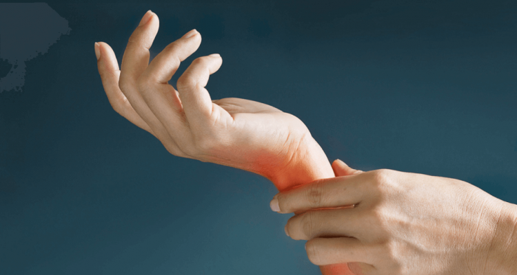 Біль у руках: 5 небезпечних захворювань, на які вказує симптом
