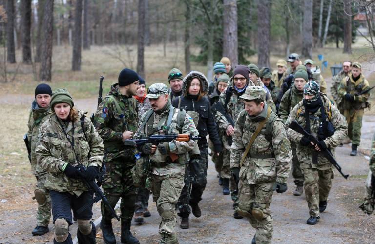 Більшість українців не готові вступати до військ тероборони – опитування