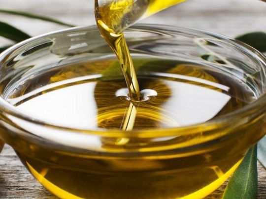   Чому колір пляшки має значення: як не помилитися з оливковою олією