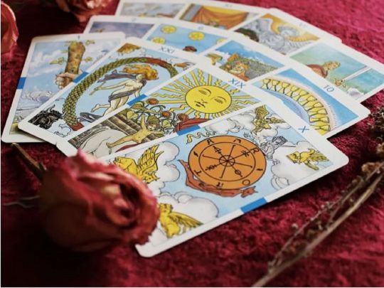 Дівам — «Паж Кубків» та непередбачуваність, Стрільцям — «Туз Пентаклів» та важливий вибір: Таро-прогноз на 10 червня