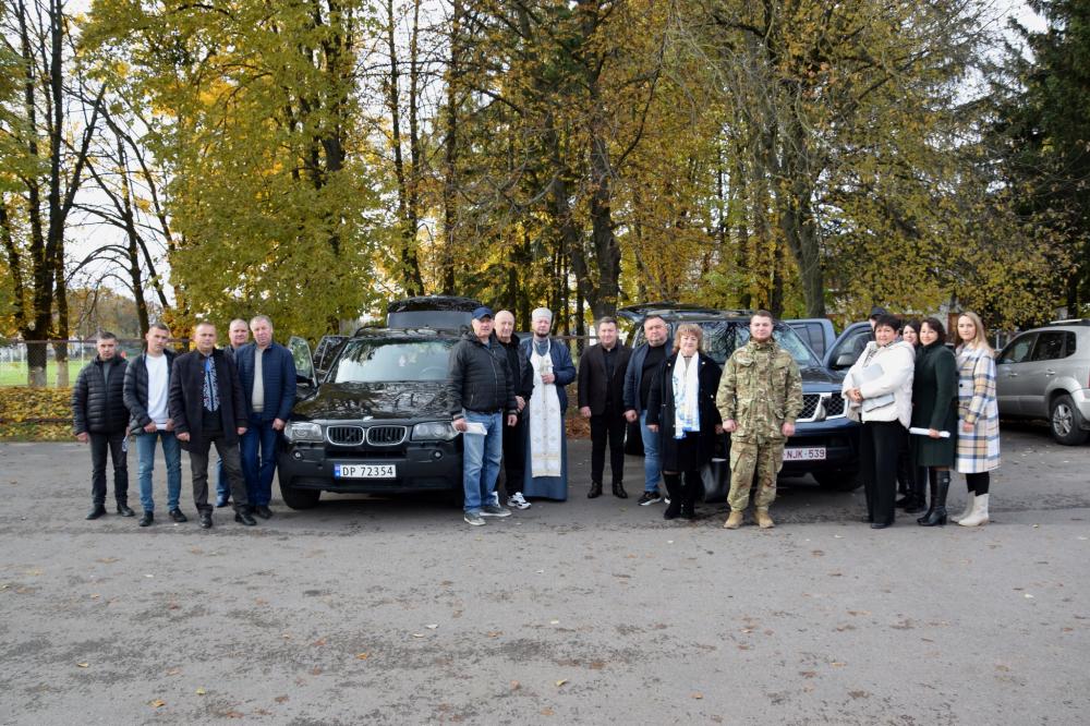 Для бійців - зарядні станції та автомобілі