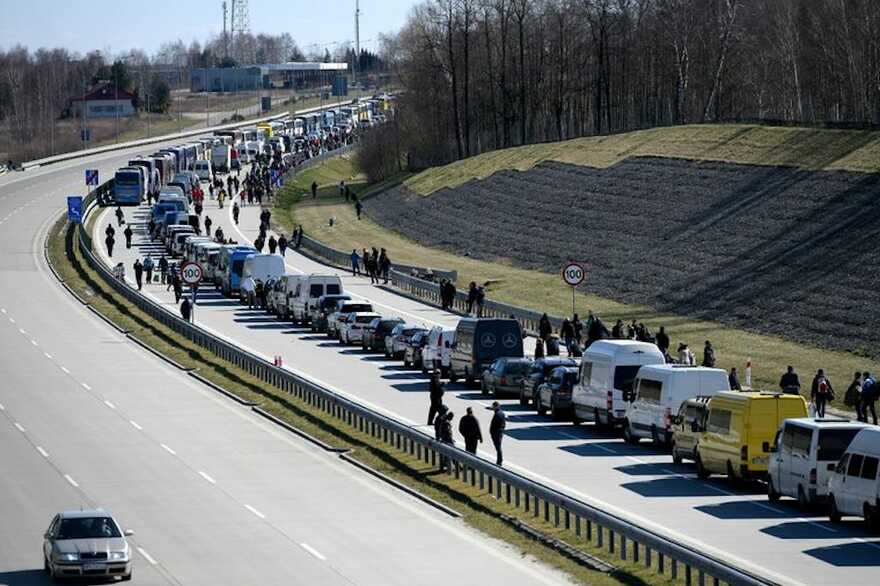 До Польщі з початку війни виїхали вже понад мільйон українців