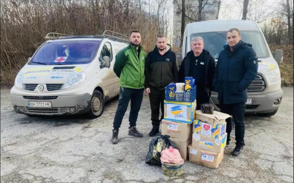 Допомога – на передову: Млинівська громада передала бійцям квадрокоптери  та харчі