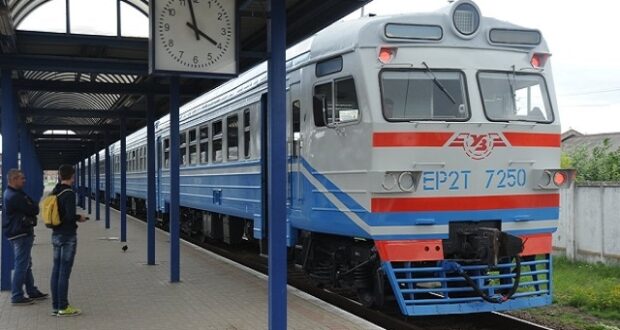Два потяги з Рівненщини затримуються у дорозі