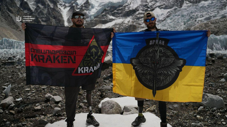 Двоє українських ветеранів з ампутаціями підкорили Гімалаї