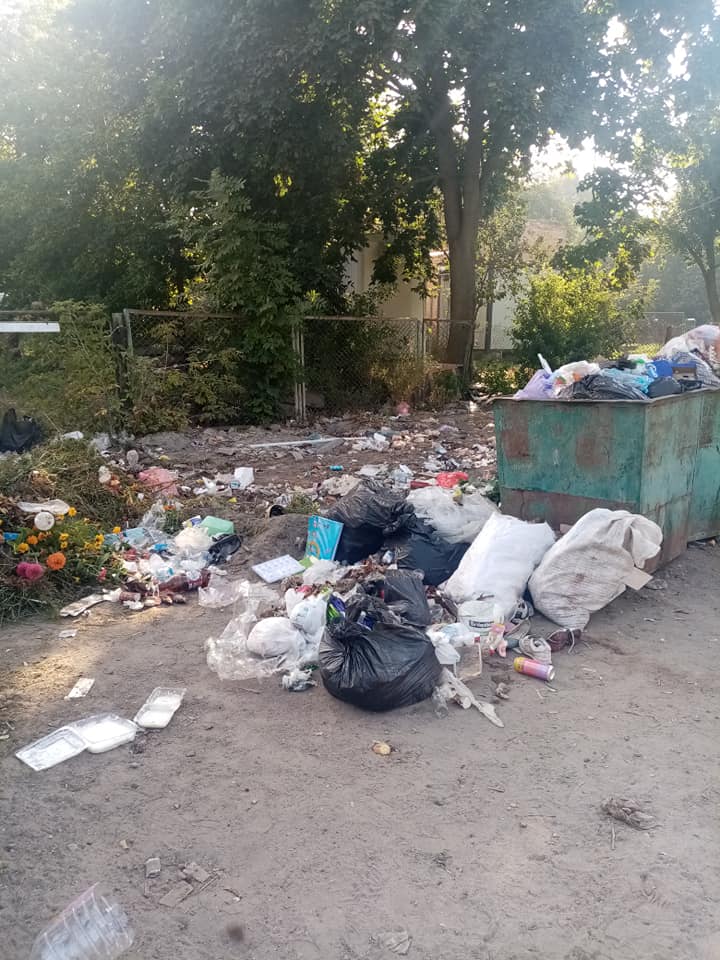 Гори сміття в Дубно