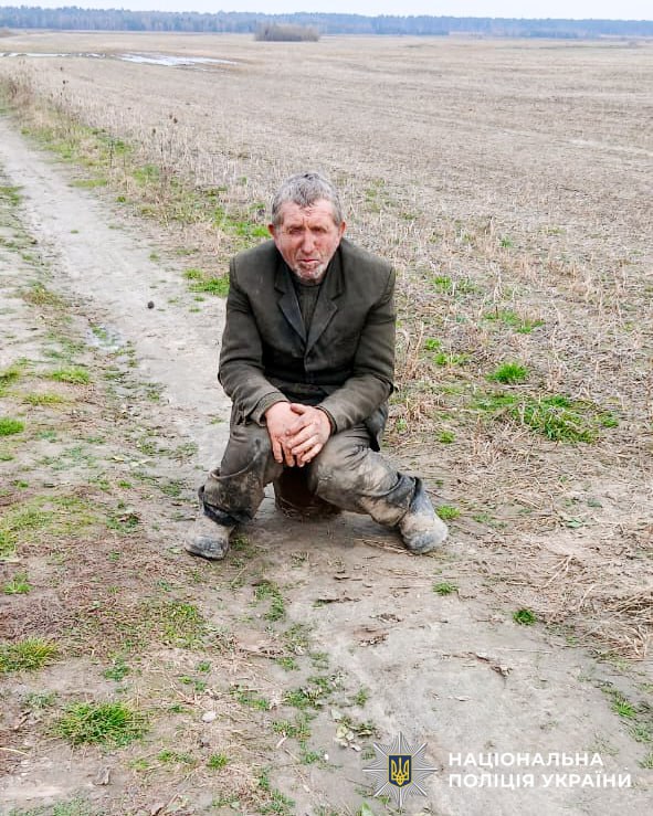 Грибника, який блукав лісом три доби, знайшли