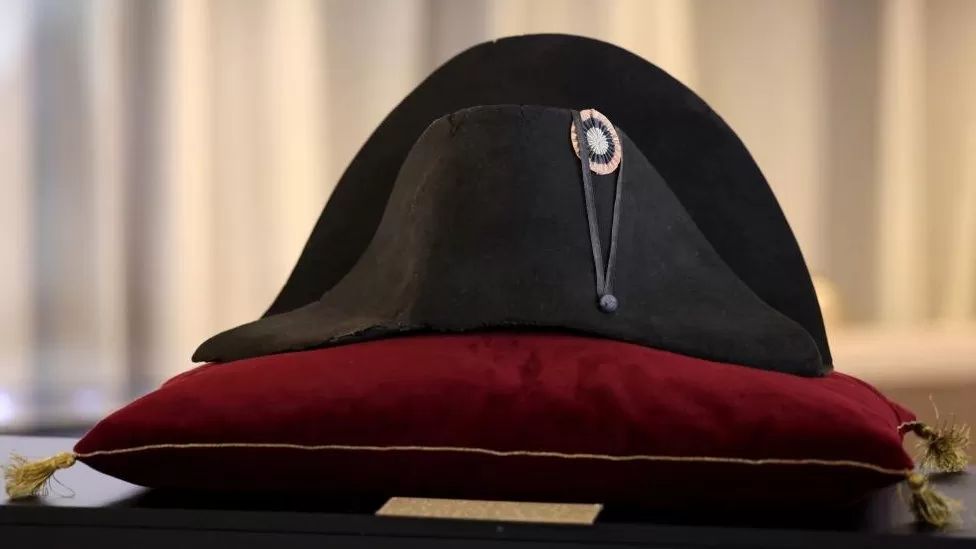 Капелюх Наполеона продали на аукціоні в Парижі