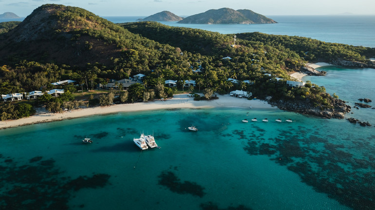 Круїзний лайнер відплив без пасажирки: її мертвою знайшли на острові