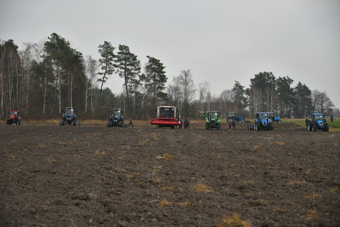 Майбутніх трактористів Рівненщини навчатимуть на новій сільськогосподарській техніці