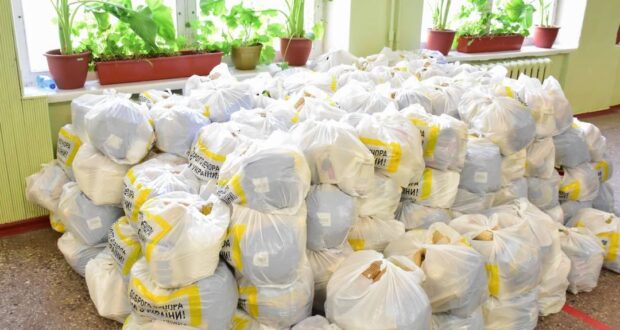 Майже 200 тисяч продуктових наборів вже відправили із Рівненщини у Чернігівську область