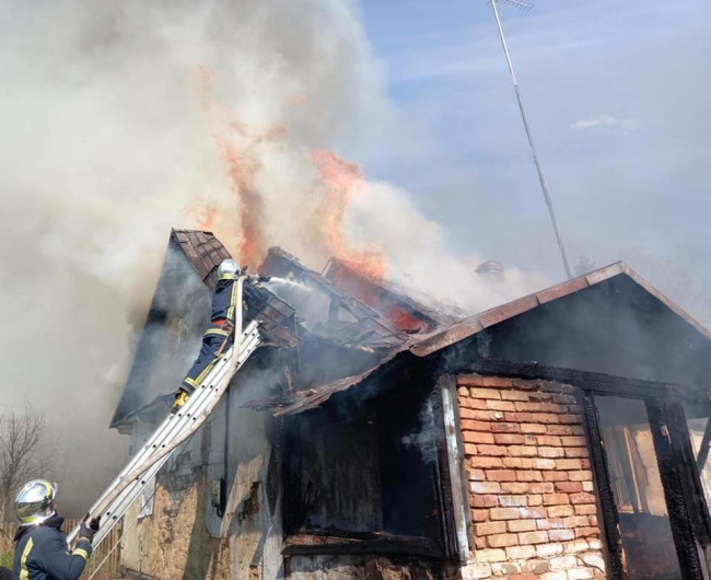 На Дубенщині вогонь залишив людей без даху над головою