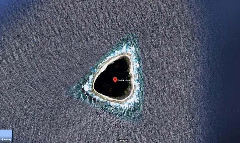 На картах Google Maps знайшли «діру в океані»: куди вона веде