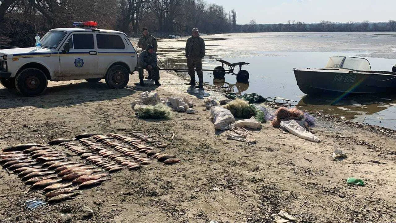 На Кіровоградщині начальник поліції організував банду браконьєрів