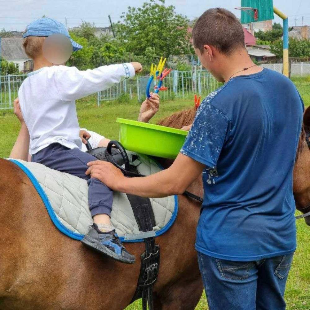 На Рівненщині дітей з вадами розвитку лікують іпотерапією