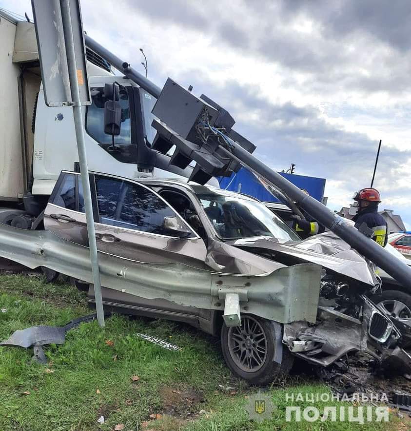 На Рівненщині ДТП за участю чотирьох авто: одна особа загинула, троє травмувалися