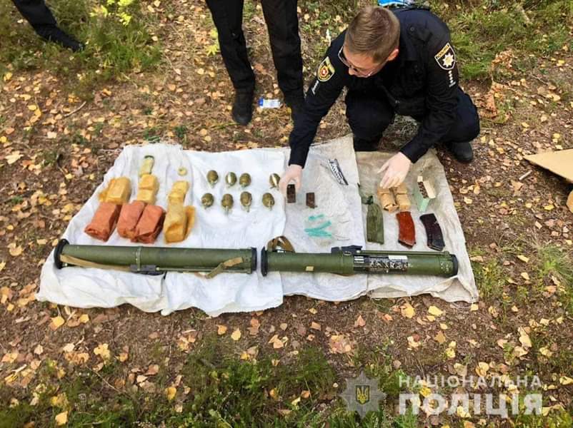 На Рівненщині поліцейські знайшли цілий склад боєприпасів (ФОТО)