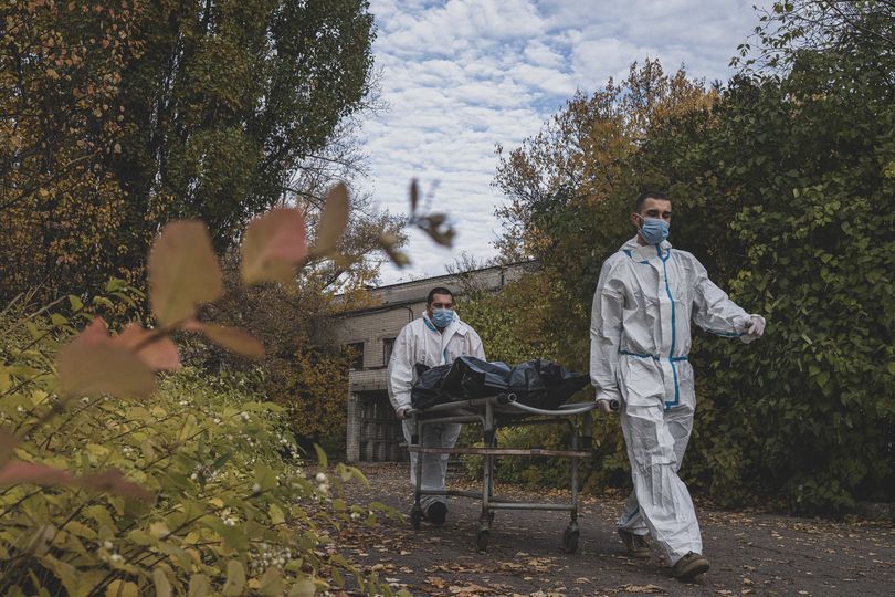 На Рівненщині розгортають додаткові лікарні для хворих на ковід, бо у працюючих місць не вистачає