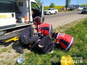 На Рівненщині у маршрутці чоловіку стало зле, його врятували медики