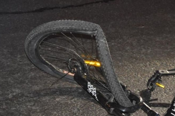 На Рівненщині водій на смерть збив велосипедиста та втік з місця автопригоди