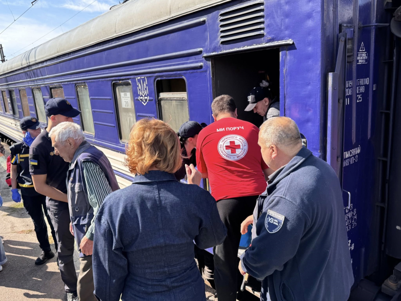 На Рівненщину продовжують прибувати евакуаційні потяги