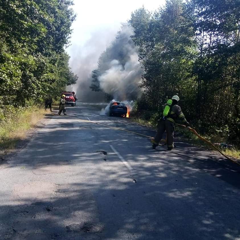На Сарненщині автомобіль загорівся під час руху