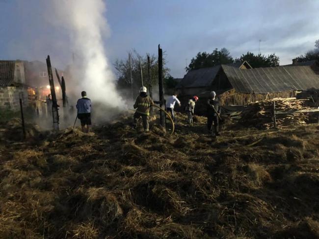 На Сарненщині вогонь знищив 10 тонн кормів