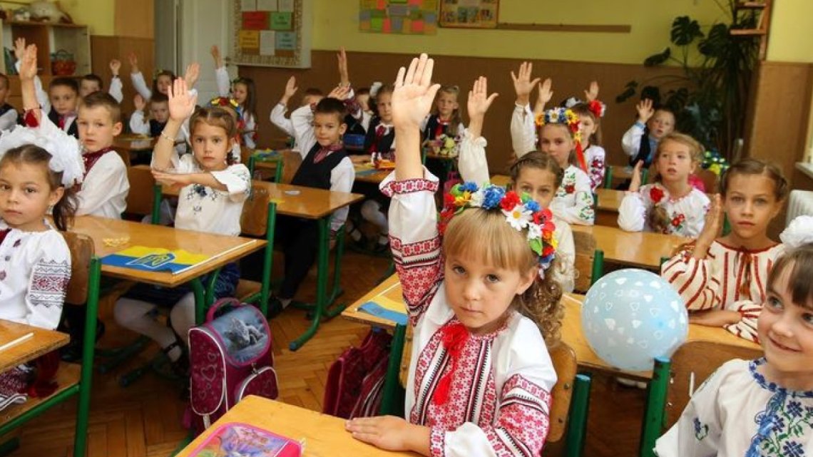 Навчальний рік на Рівненщині: за парти сядуть 157 тисяч школярів