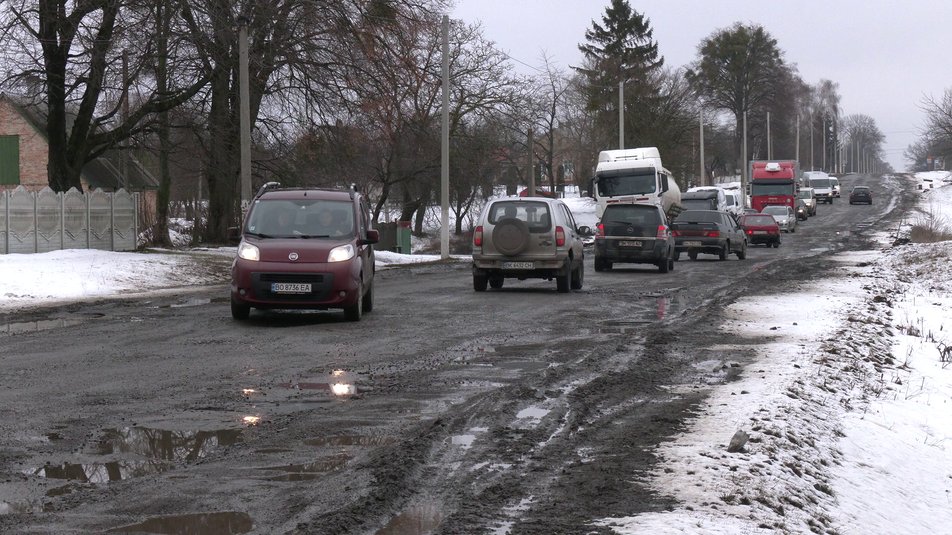 Найпроблемнішу дорогу від Дубна до межі з Волинню відремонтують