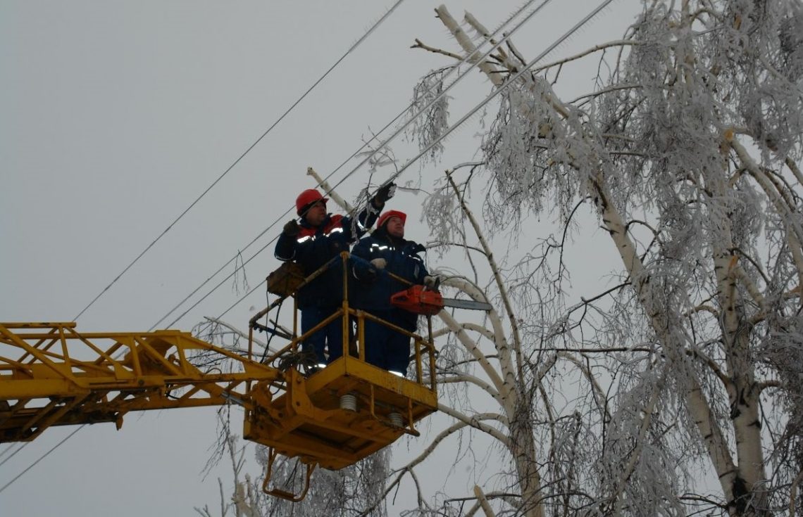 Негода на Рівненщині залишила без електропостачання 10 населених пунктів