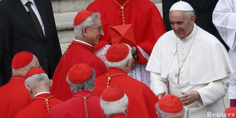 Папа Римський урізав зарплати кардиналам