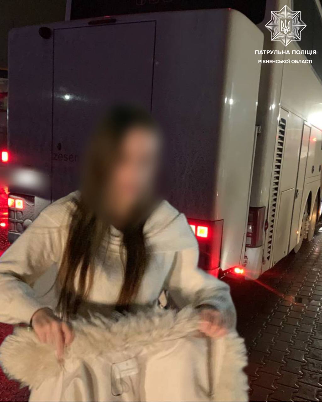 Пасажирку автобуса вночі забули на АЗС, що неподалік Рівного