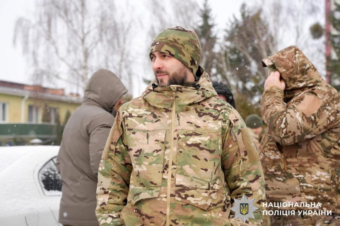 Після поранення - знову рятує