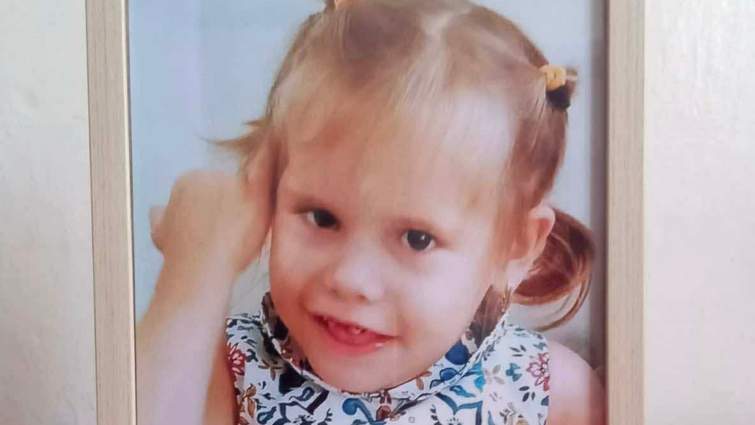 Померла трирічна дівчинка: мати звинувачує сімейного лікаря