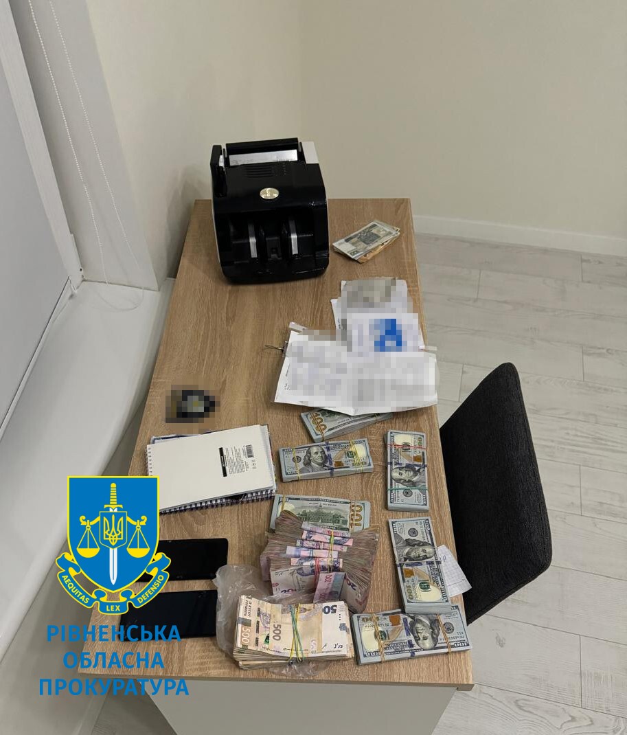 Понад три мільйони гривень, вилучених у продавців сурогату, передали АРМА 