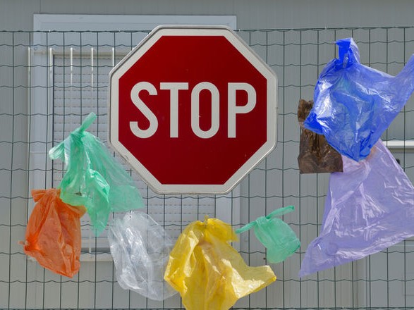 Португалія заборонила одноразовий пластик