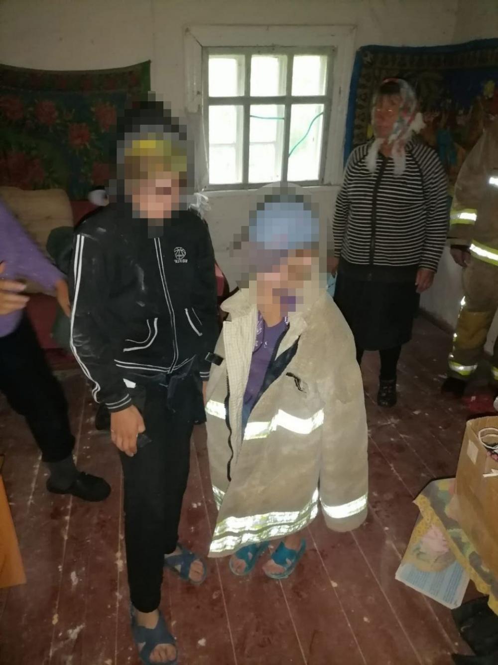 Пошукова група знайшла у селі на Рівненщині двох зниклих дітей