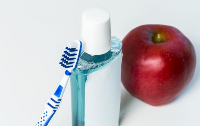 Проковтнули ополіскувач для рота? 