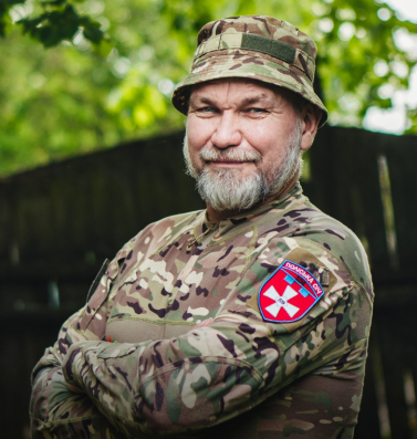 Разом із двома синами захищають Україну