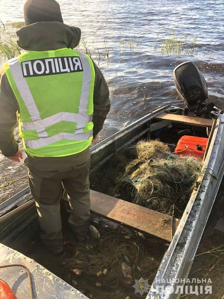 Риба у сітках: на Рівненщині оштрафували рибалок