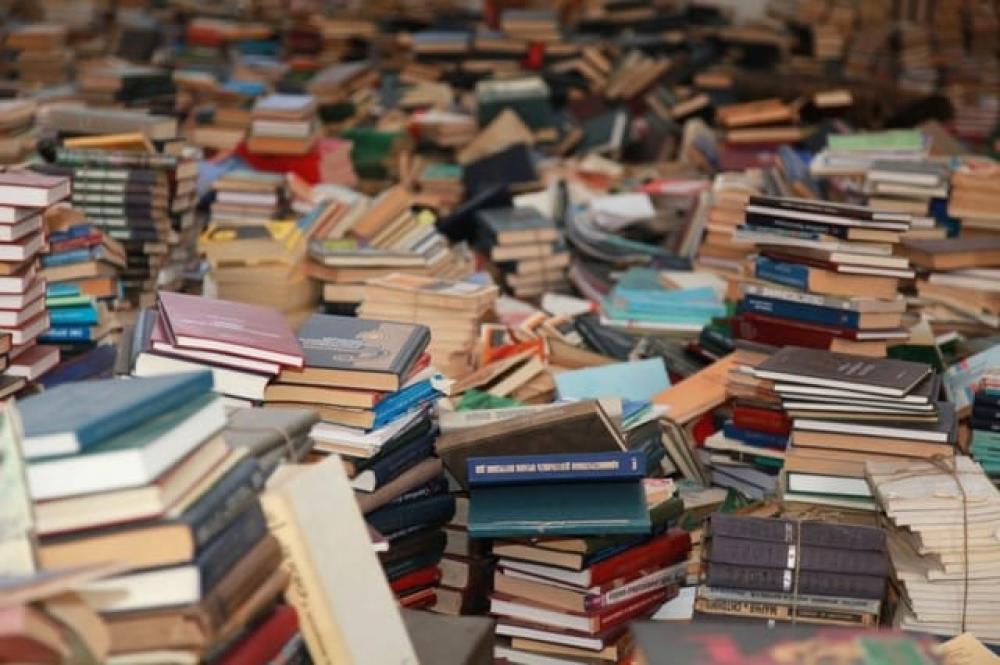 Рівненська бібліотека  здала на макулатуру п’ять тонн російських книжок 