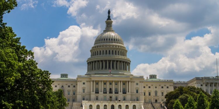 Сенат США схвалив закон про ленд-ліз для України