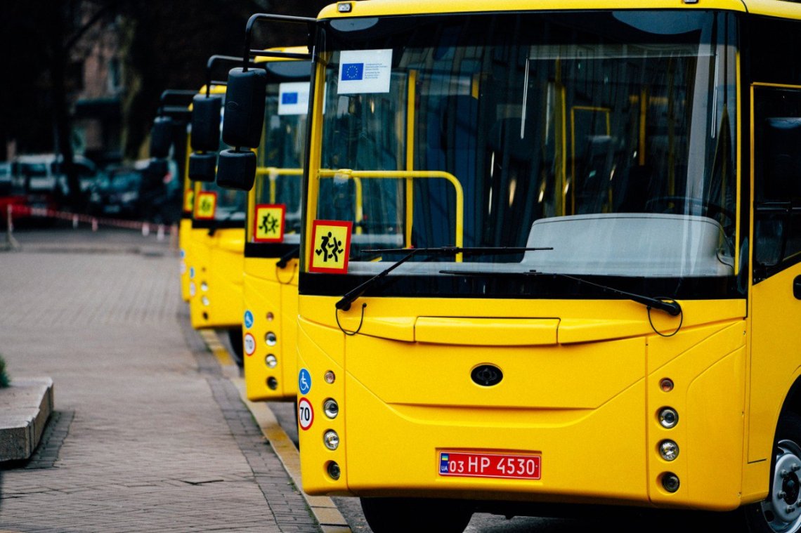 Шкільний автопарк на Рівненщині поповнили ще 10 автобусів