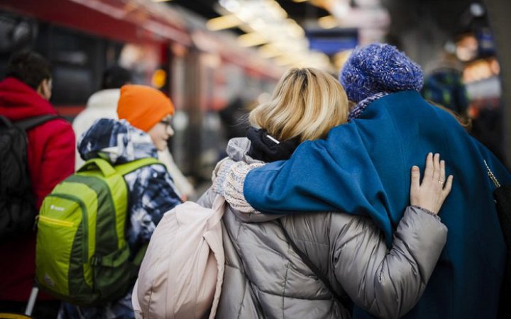 Швейцарія заплатить українським біженцям за повернення додому