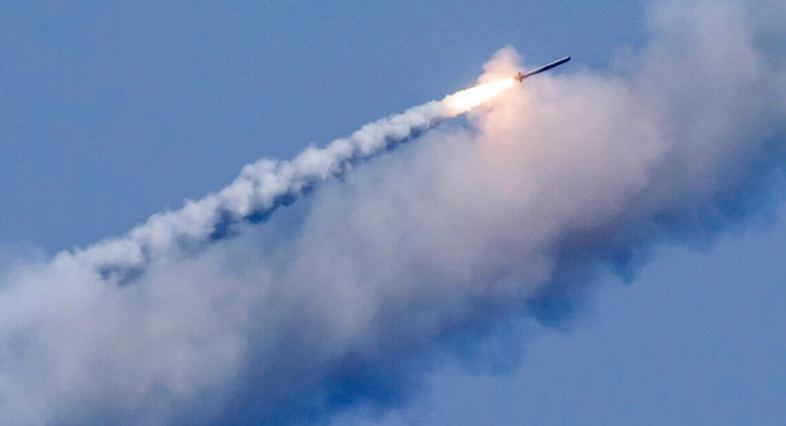 Сили ППО вночі збили 407 дронів і ракет