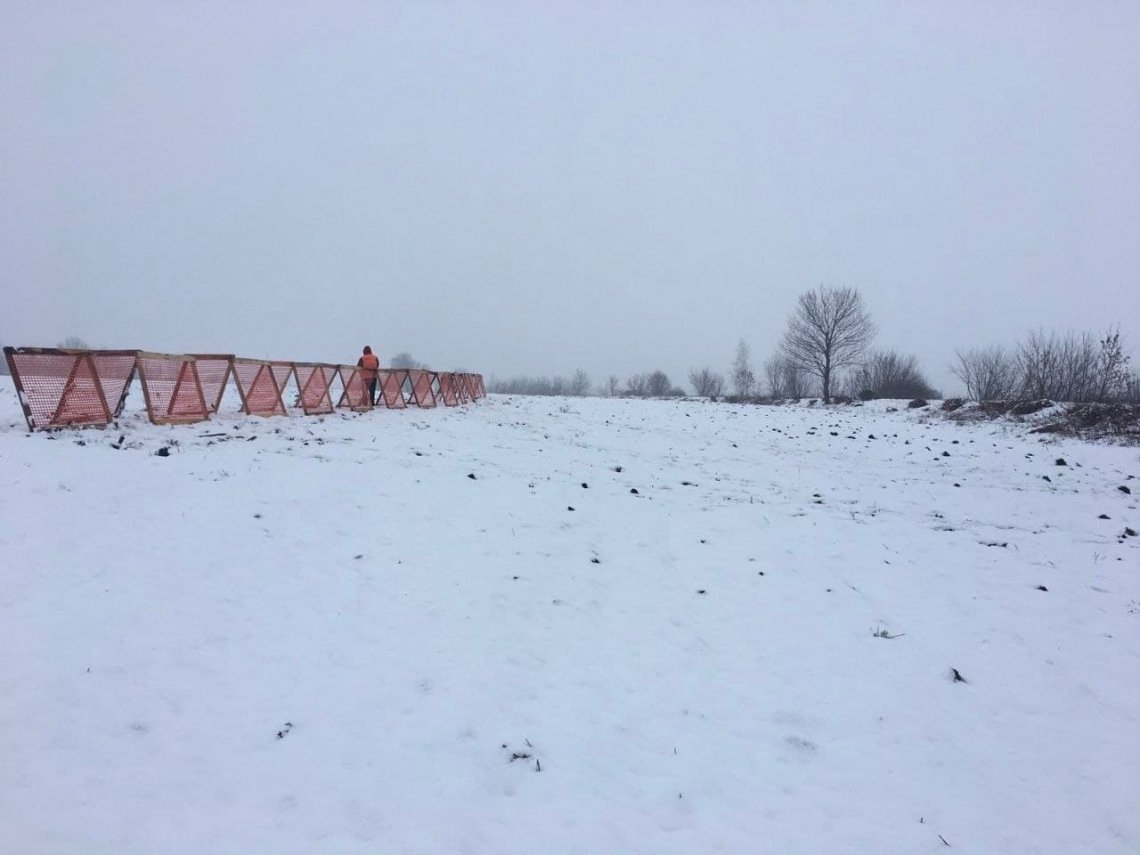 Снігозатримувальні щити встановлюють вздовж доріг Рівненщини